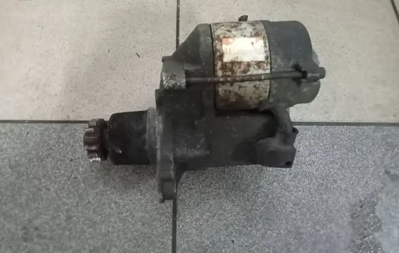 Toyota Avensis Verso Starter motor 2810074270