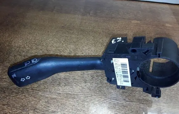 Volkswagen Golf IV Indicator stalk 8L0953513G