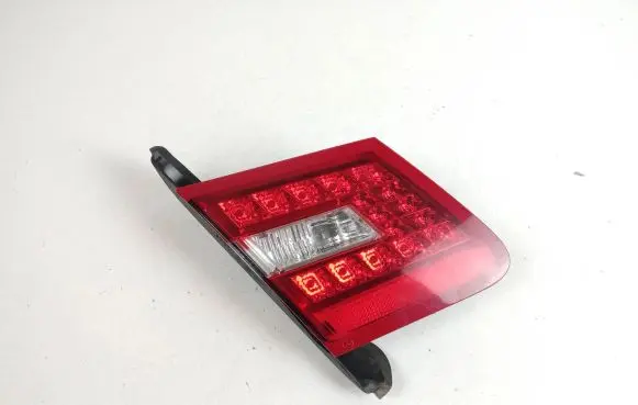 Mercedes-Benz E C207 W207 Tailgate rear/tail lights A2078200364