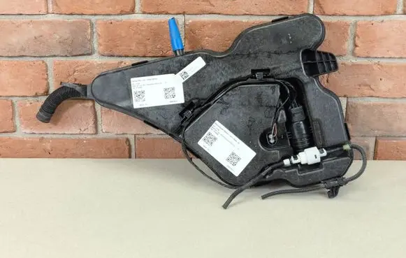 BMW M3 G80 Windshield washer fluid reservoir/tank 8084422 8086386