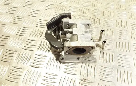 Volkswagen Golf V Throttle valve 03G131063B
