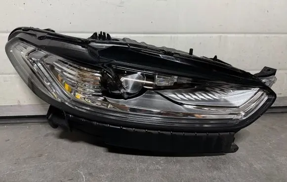 Ford Mondeo MK V Headlight/headlamp ES7313D154CD 89912880