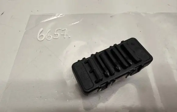 BMW X1 F48 F49 Current control relay 58650910 BMPZ934