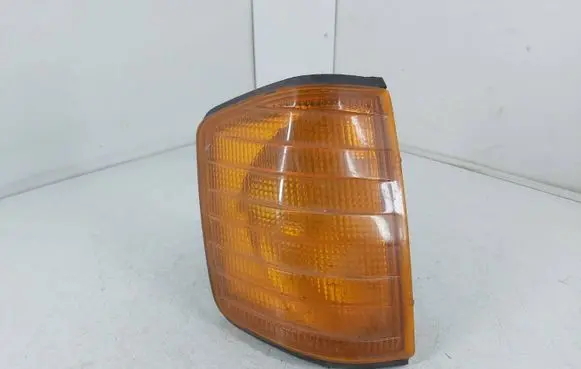Mercedes-Benz 190 W201 Front indicator light 42665R6