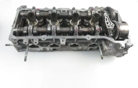 Nissan Sentra B15 Engine head 