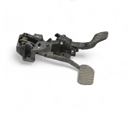 Renault Captur II Pedal assembly 180100879R