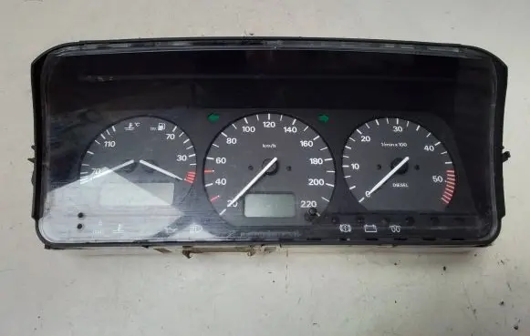 Volkswagen PASSAT B4 Speedometer (instrument cluster) 5220032330
