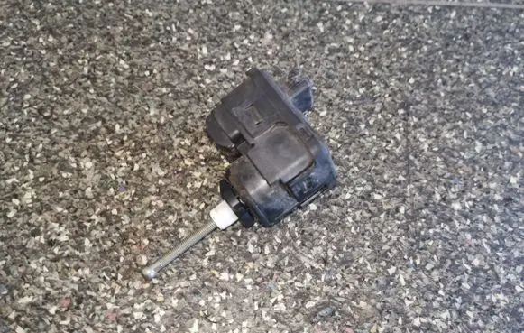 Audi A6 S6 C4 4A Headlight level adjustment motor 4A0941295