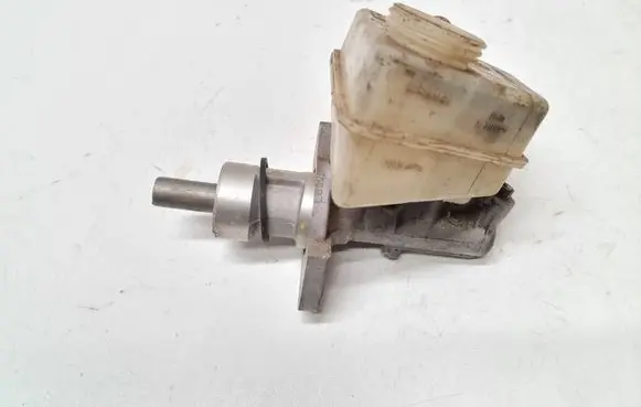 Mercedes-Benz C W203 Master brake cylinder A2024300202