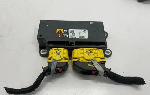 Opel Insignia B Airbag control unit/module 13526698