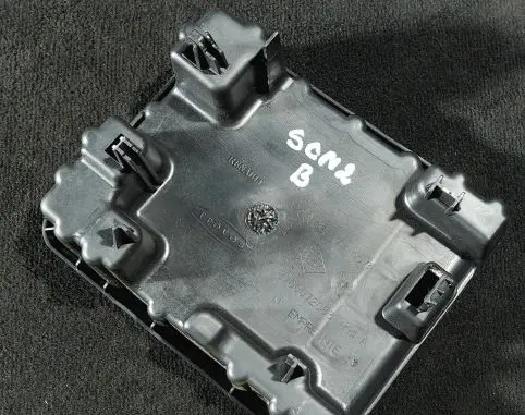 Renault Scenic II - Grand scenic II Other trunk/boot trim element 8200183117 370007268