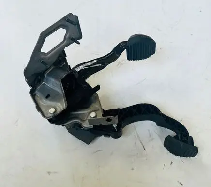 Peugeot 2008 I Pedal assembly 9807334080