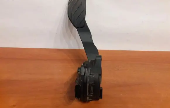 Nissan Qashqai Accelerator throttle pedal 180024BG0B 6PV009978