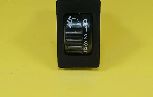 Toyota Corolla E110 Headlight level height control switch 134056
