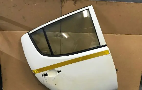 Mitsubishi L200 Rear door