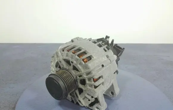 Volvo V40 Generator/alternator 31419219