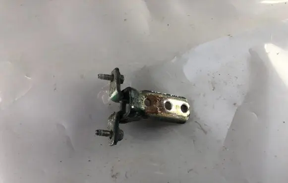 Mitsubishi Pajero Pinin Front door lower hinge 