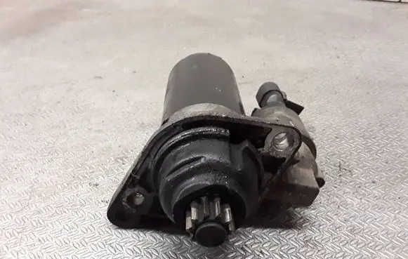 Volkswagen Polo IV 9N3 Starter motor 1005831311