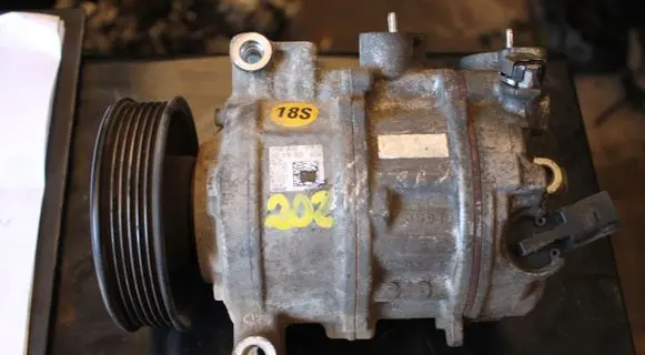 Seat Toledo I (1L) Air conditioning (A/C) compressor (pump) 820803