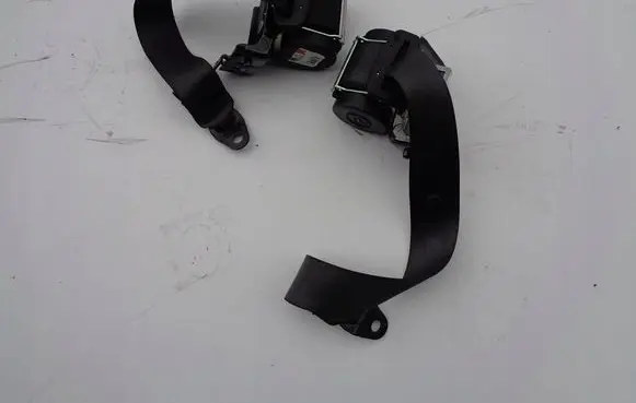 Opel Astra J Seat belt trim 