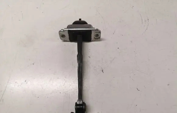Chevrolet Captiva Front door check strap stopper