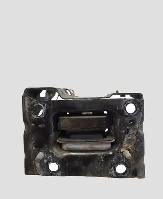 Peugeot 208 I Engine mount bracket