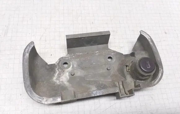 Opel Vectra B Front door lock (next to the handle) 