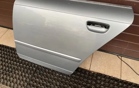 Audi A4 S4 B7 8E 8H Rear door