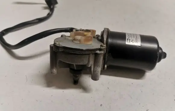 Mercedes-Benz C W203 Wiper motor A2038200442