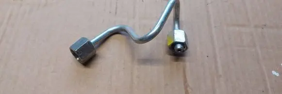 Volkswagen Golf V Fuel injector supply line/pipe 03L130301S