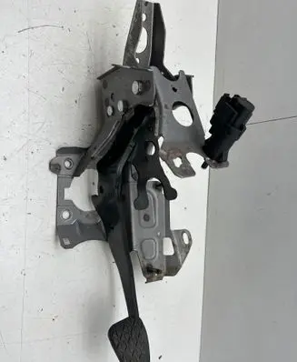 Ford Fiesta Brake pedal 140328092405