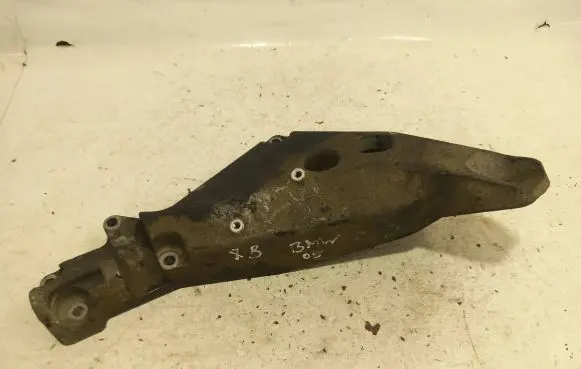 BMW X3 E83 Engine mounting bracket 3332275