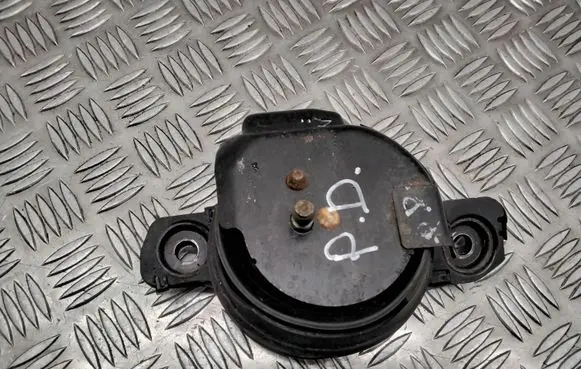 Subaru Impreza III Engine mount bracket