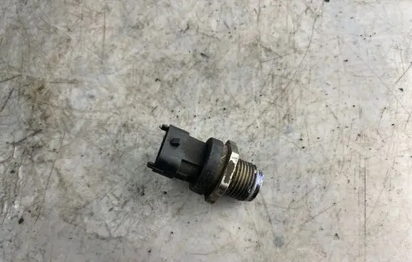 Fuel pressure sensor