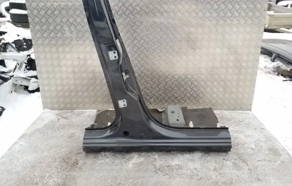 Fiat 500L Pillar (middle) 