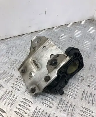BMW 5 F10 F11 Radiator mount bracket 7186513 7207151 7211161