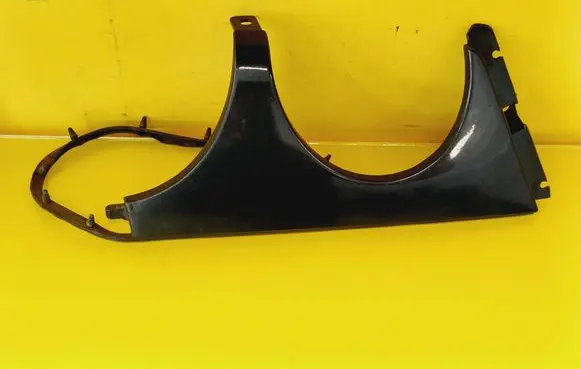 Mercedes-Benz E W210 Under headlight/headlamp trim 2108200212