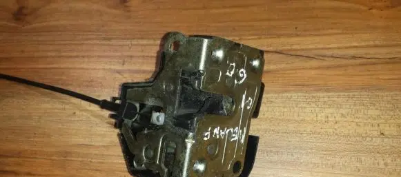 Renault Megane I Rear door lock