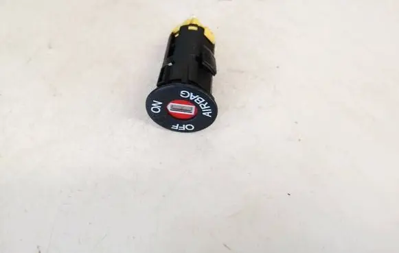 Passenger airbag on/off switch