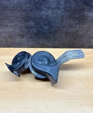 Audi A4 S4 B5 8D Horn signal 0092018