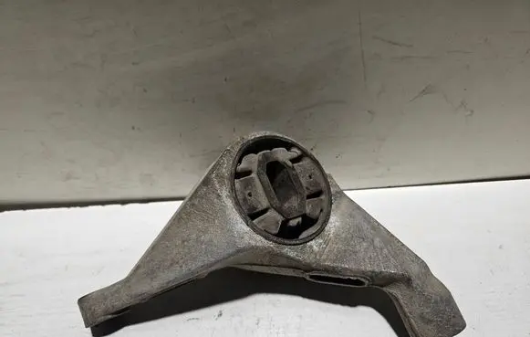 Ford Escort Engine mount bracket 91AB6P072BA