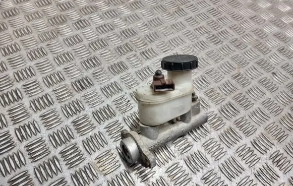 Nissan Almera N16 Master brake cylinder 22157879