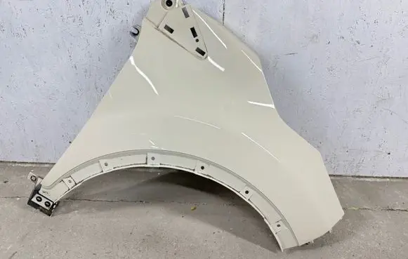 Renault Captur Fender 631001642R