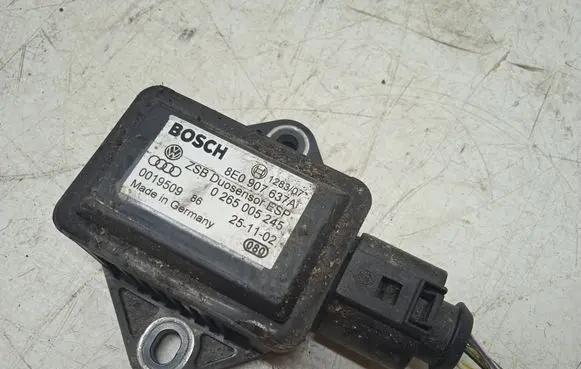Audi A4 S4 B6 8E 8H ESP acceleration yaw rate sensor 8E0907637