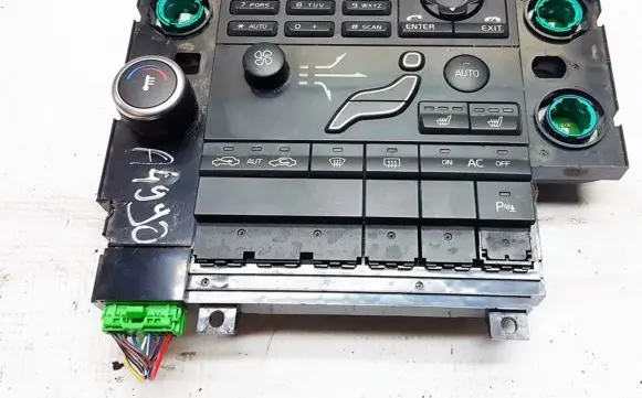 Volvo XC60 Climate control unit 30782903 M340220-0362