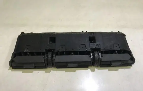 Nissan X-Trail T30 Dash center air vent grill kh000370 e571-5161-100