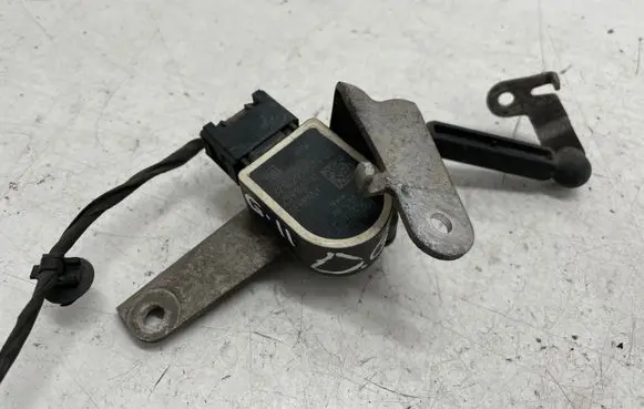 Rear air suspension level height sensor