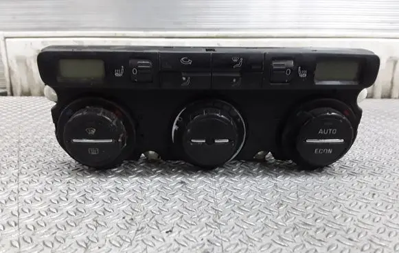 Skoda Octavia Mk2 (1Z) Climate control unit 74241060 02120551