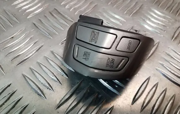 Honda FR-V Steering wheel buttons/switches 