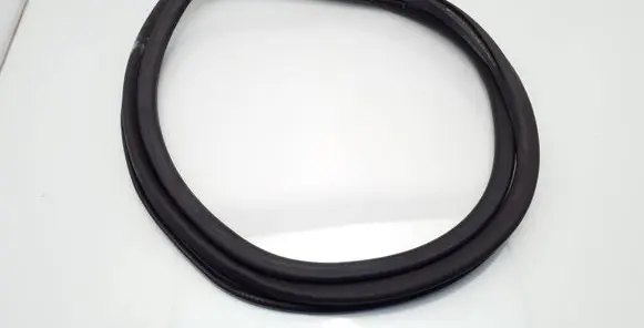 Volkswagen Golf V Front door rubber seal 1K4867911D